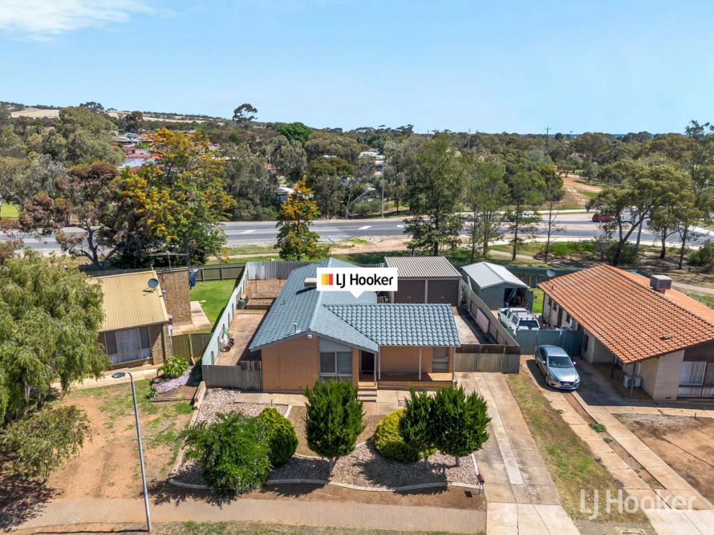 27 Eringa Ct, Craigmore, SA 5114