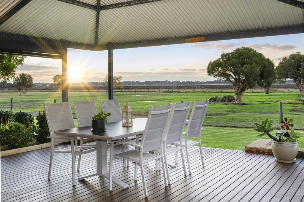 121 ESTUARY WATERS DR, REINSCOURT, WA 6280