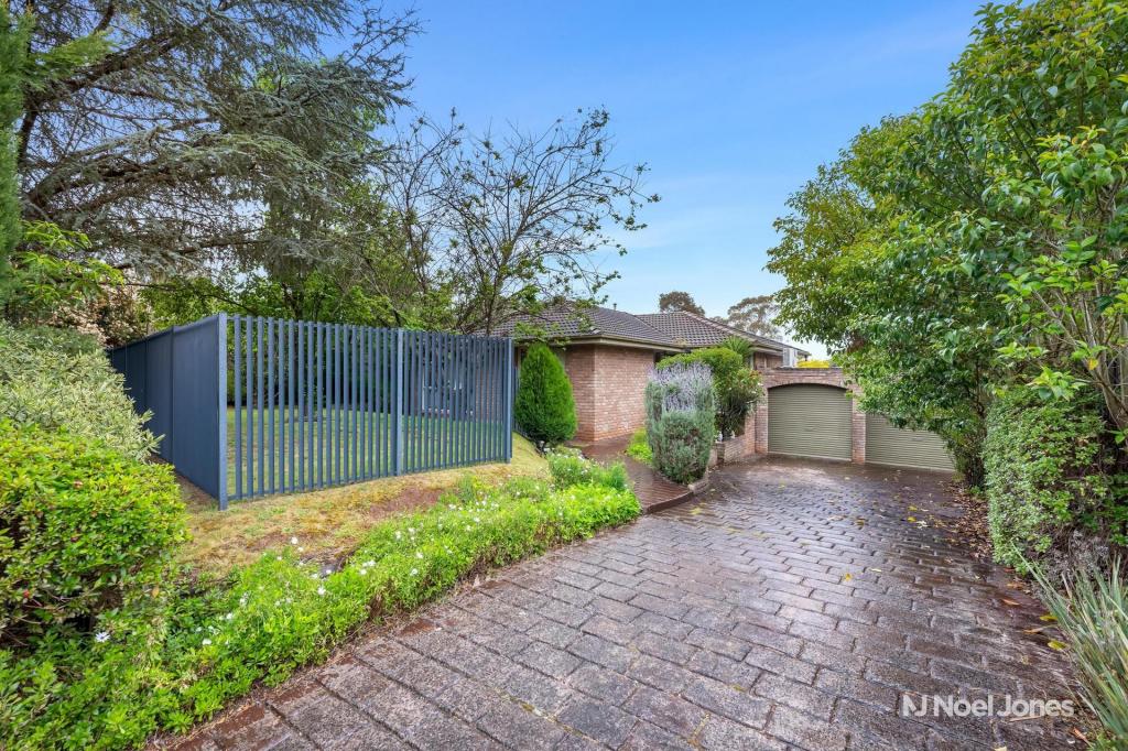 24 Eastwood Cres, Mooroolbark, VIC 3138