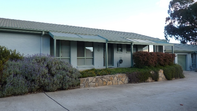 11/4 Redwood Ave, Jerrabomberra, NSW 2619