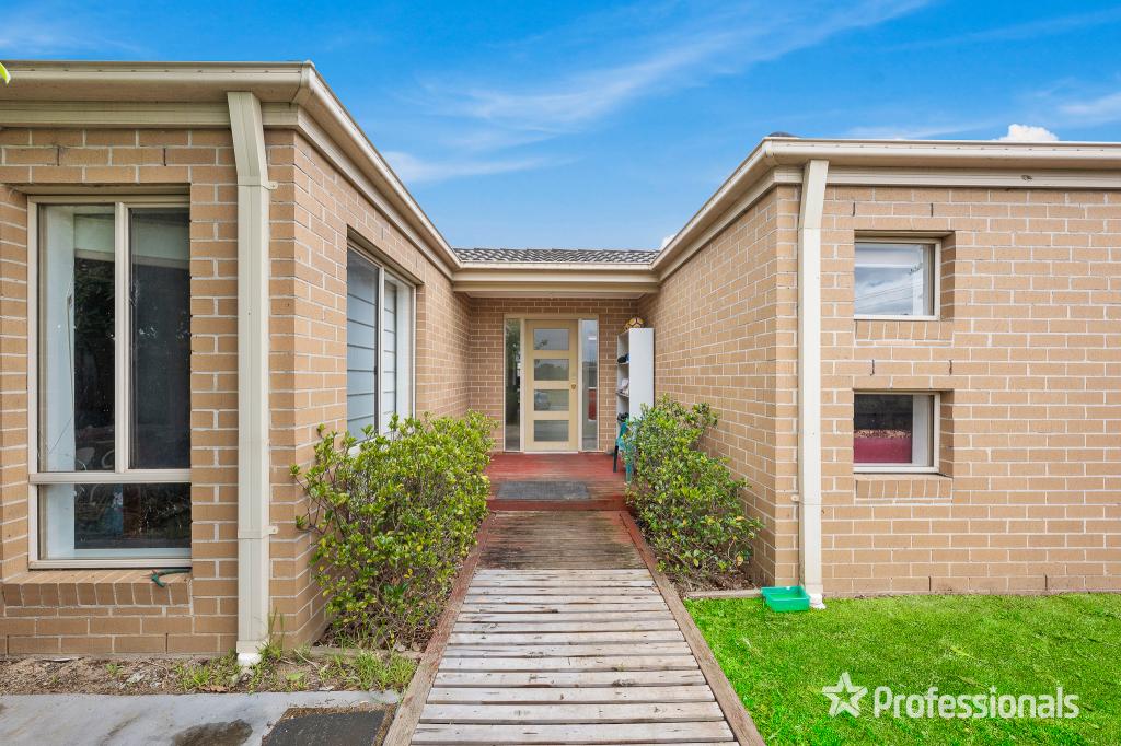 1 Calais Cct, Cranbourne West, VIC 3977