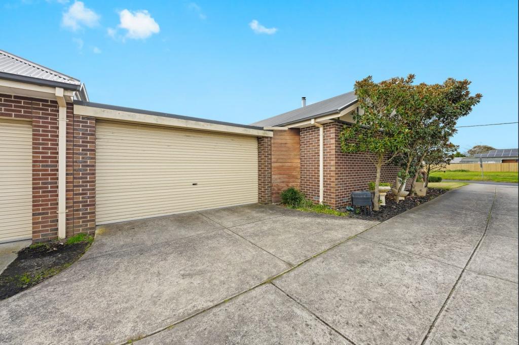 1/17 Salmon St, Koo Wee Rup, VIC 3981