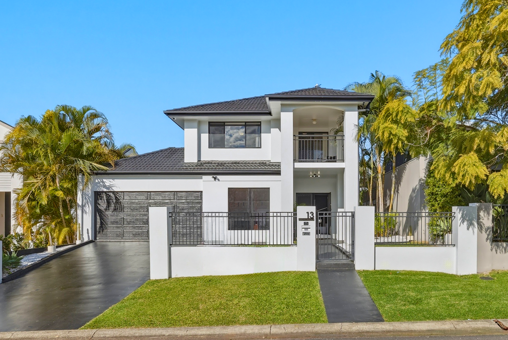 13 Saint Paul Cres, Varsity Lakes, QLD 4227