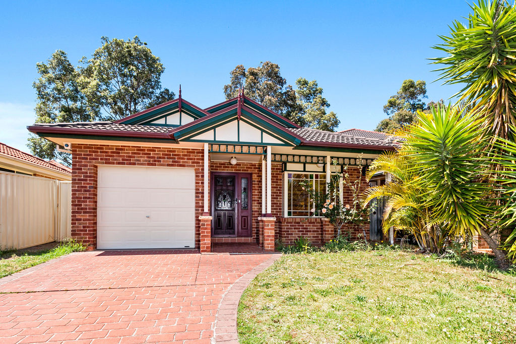 20 Beltana Ct, Wattle Grove, NSW 2173