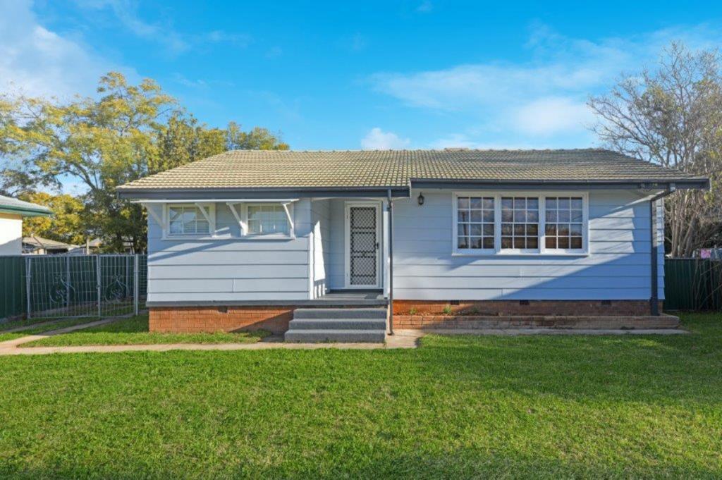 13 SCHWAGER ST, GUNNEDAH, NSW 2380