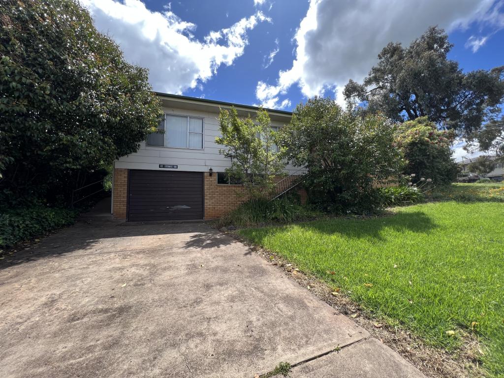 35 Barton St, Parkes, NSW 2870