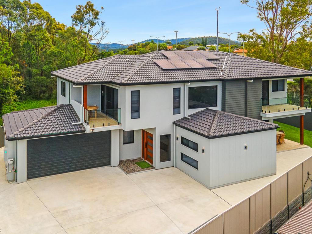 1a Manra Way, Pacific Pines, QLD 4211