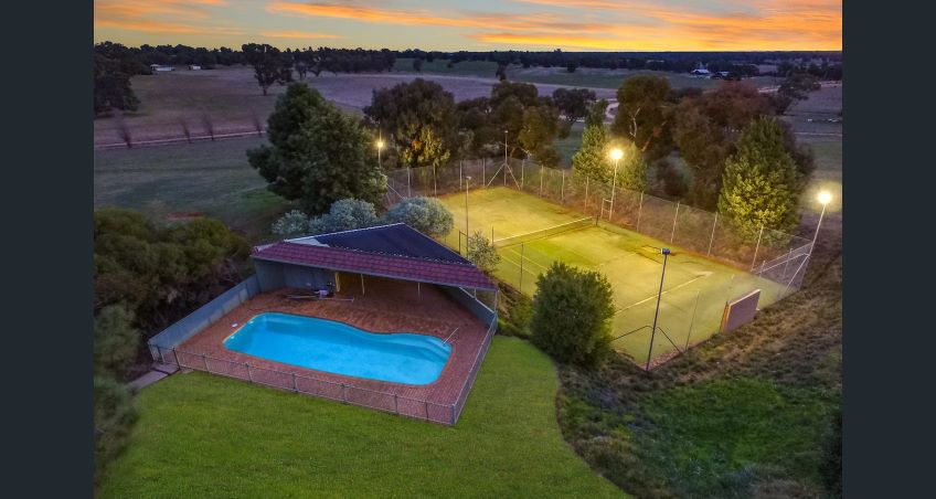 16 Cliffords Rd, Narrandera, NSW 2700