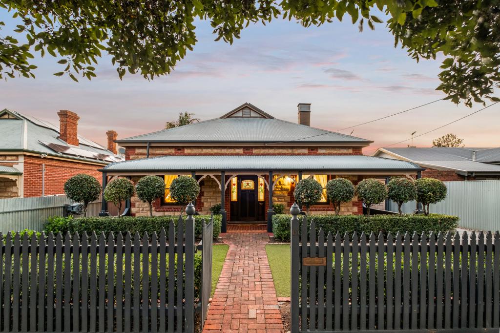 10 CHAPMAN ST, TORRENSVILLE, SA 5031