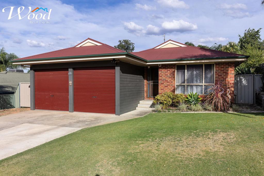 249 Desmond St, Lavington, NSW 2641