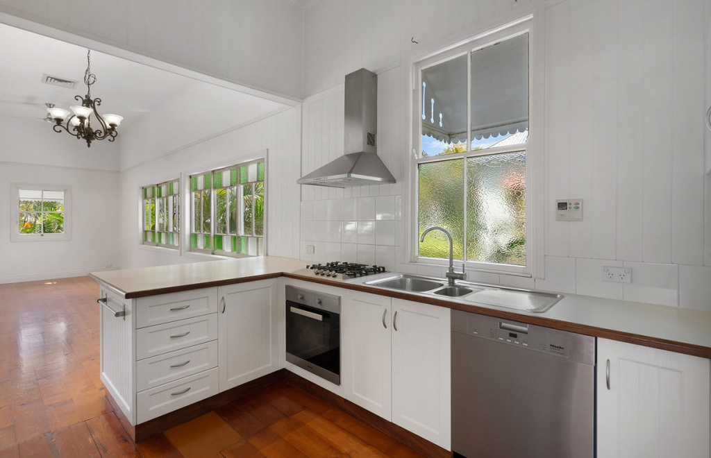 34 Stewart St, Hawthorne, QLD 4171