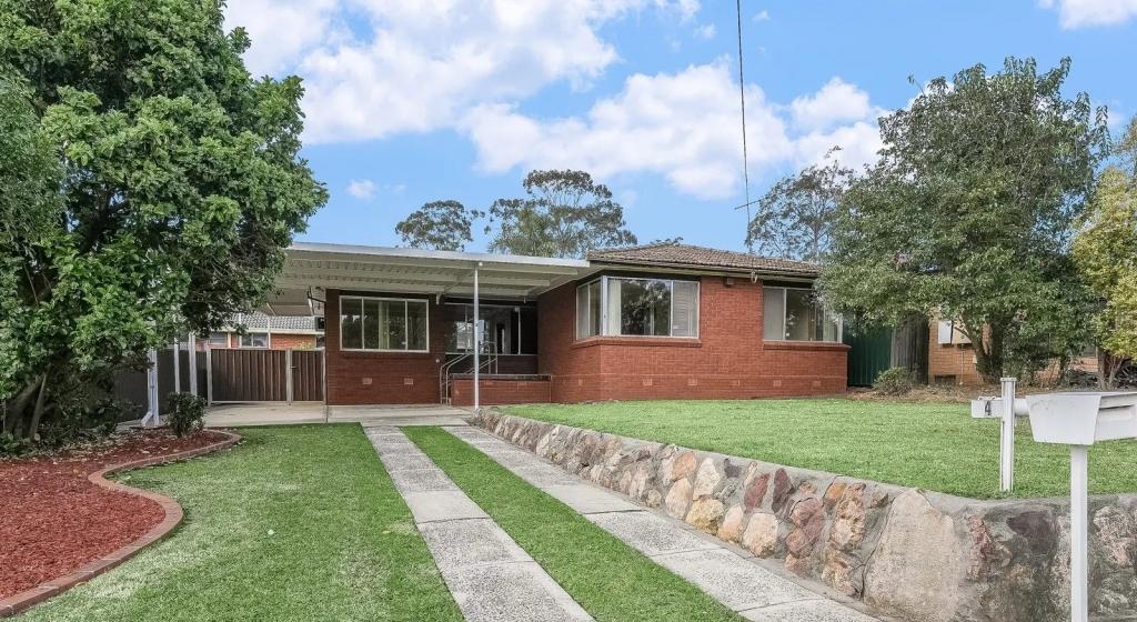 4 ASTON PL, LEUMEAH, NSW 2560