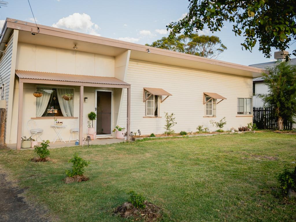 18 Hunter St, Roma, QLD 4455