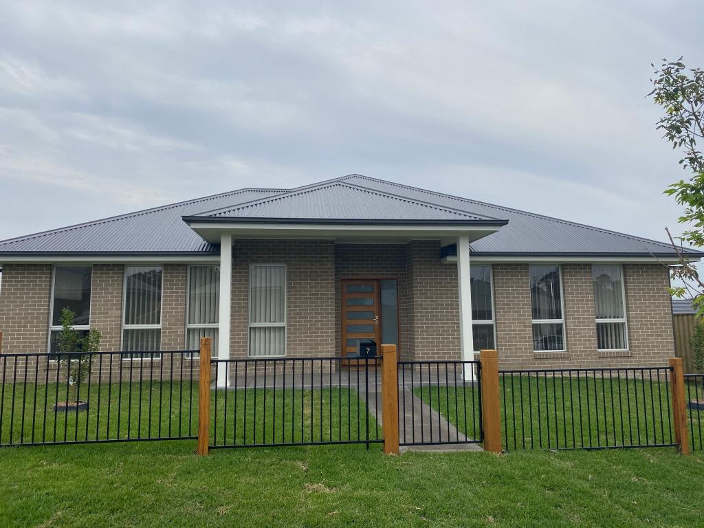 7 Green St, Renwick, NSW 2575
