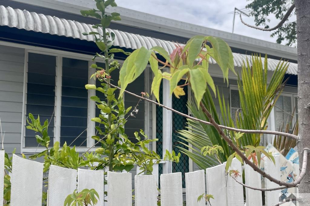 64 Christensen St, Machans Beach, QLD 4878