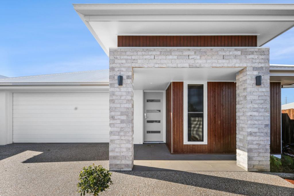 Villa 1 And Villa 2 At 3 Grenda St, Kearneys Spring, QLD 4350