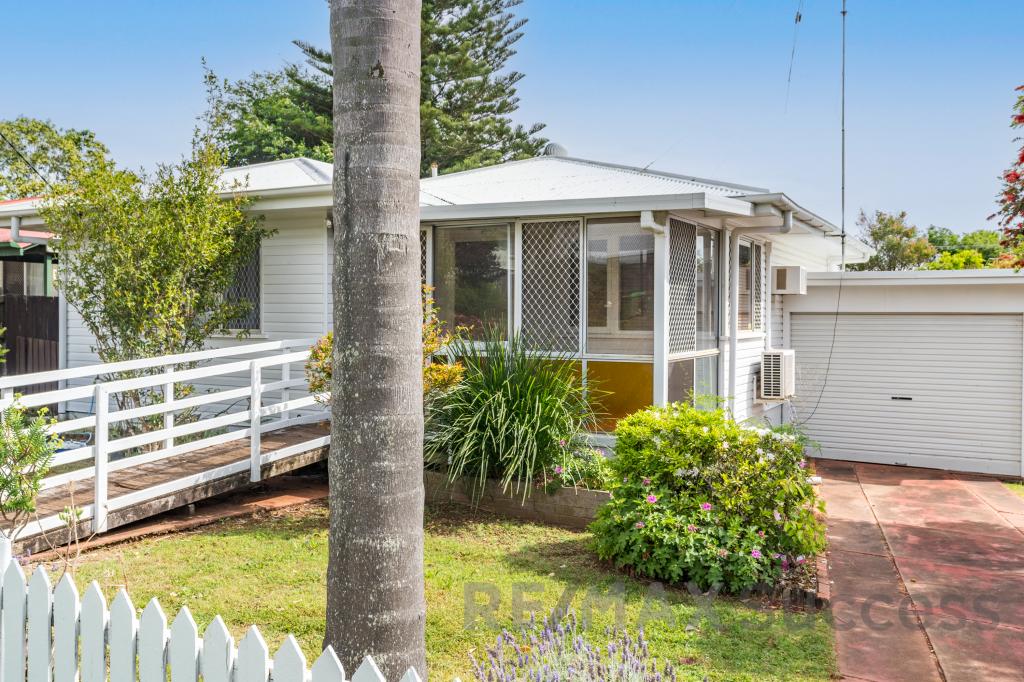 27 Dalgleish St, South Toowoomba, QLD 4350