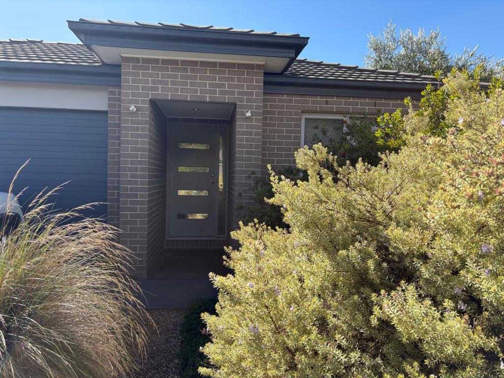 12 Lancelot Cres, Lancefield, VIC 3435