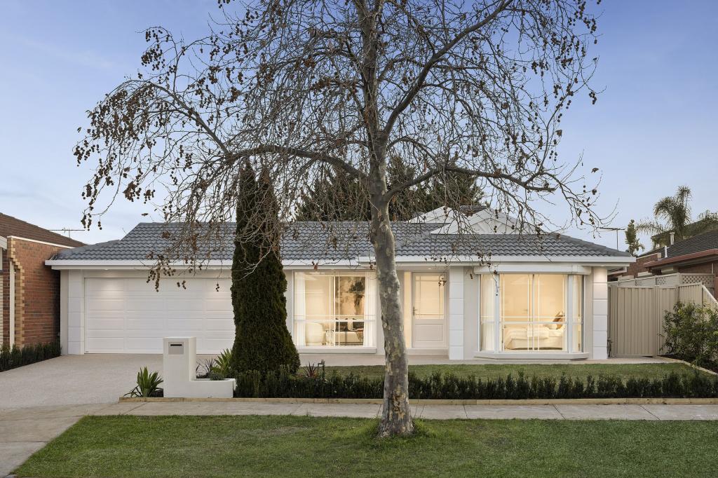 11 Wellesley Dr, Taylors Lakes, VIC 3038