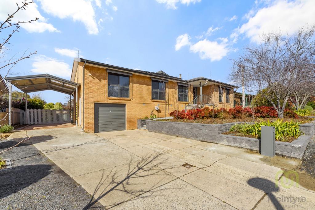 7 Darmody St, Weetangera, ACT 2614