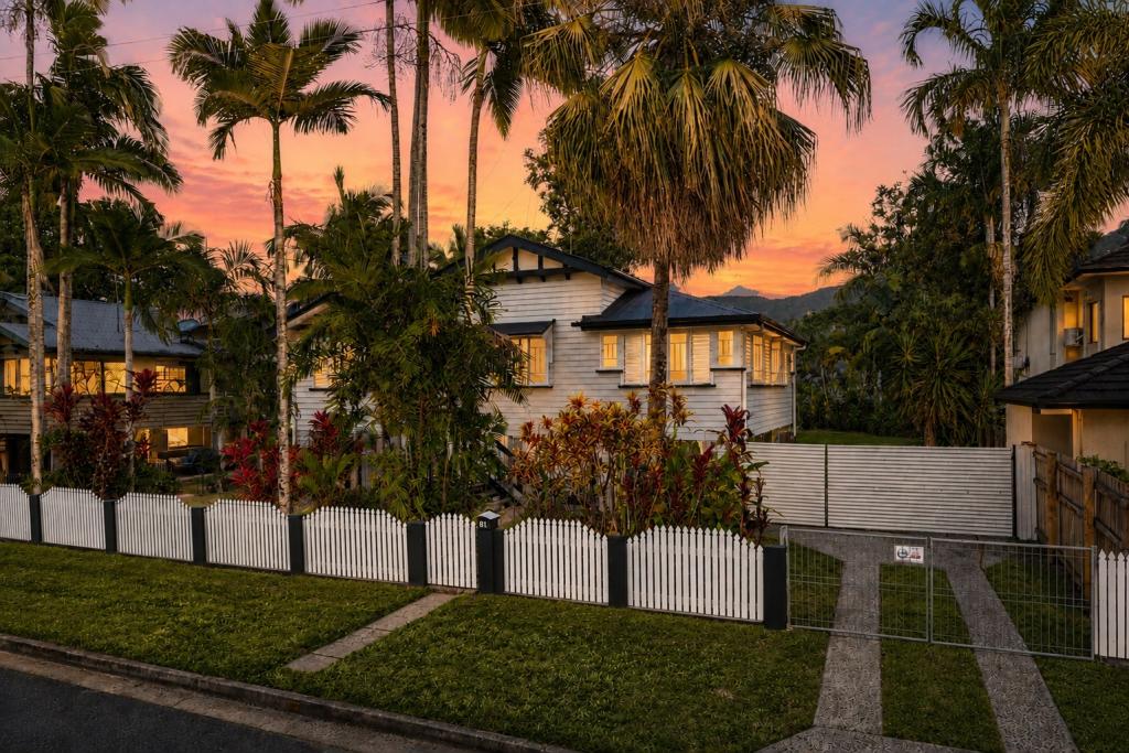 81 Hayward St, Mooroobool, QLD 4870