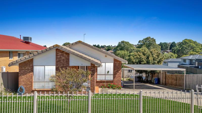 37 NICHOLSON CRES, MEADOW HEIGHTS, VIC 3048