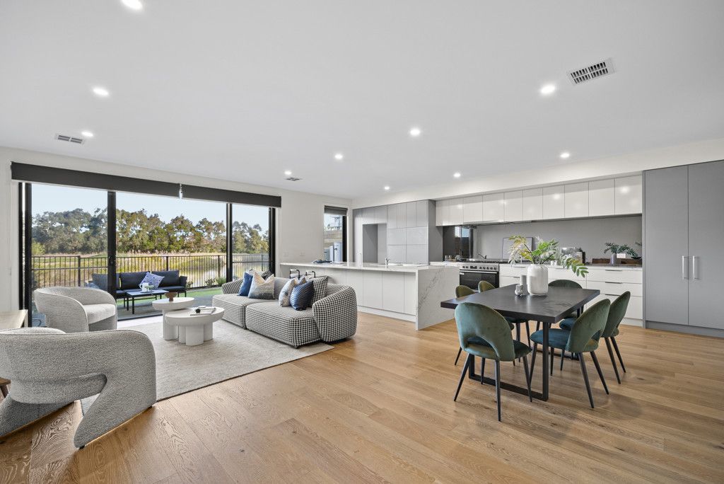 24 Emica Pde, Knoxfield, VIC 3180