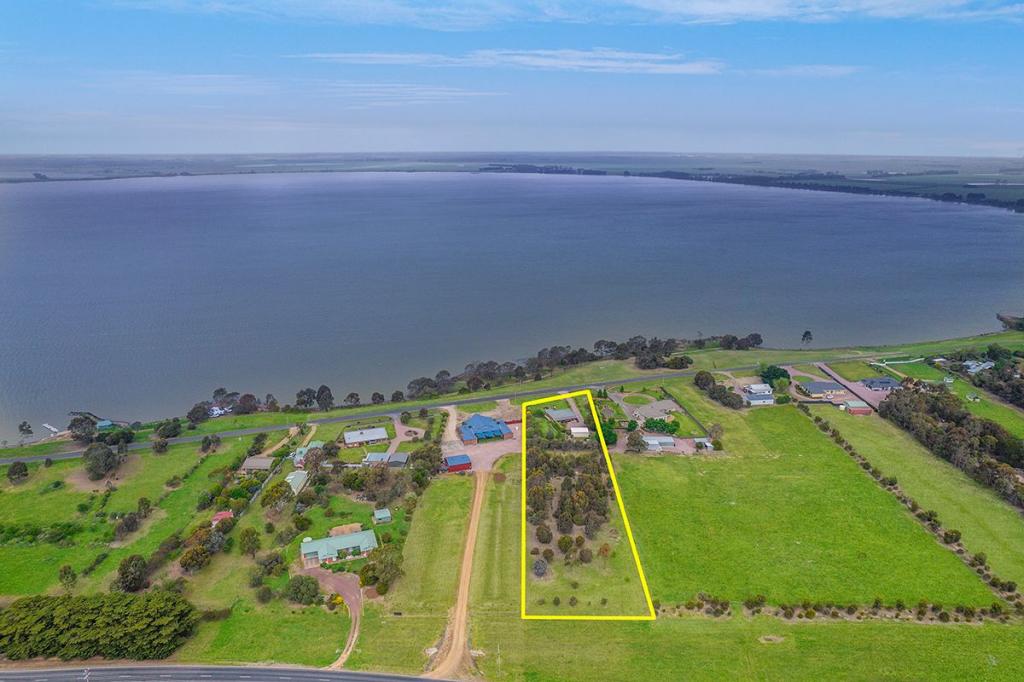 41 Frontage Rd, Lake Bolac, VIC 3351