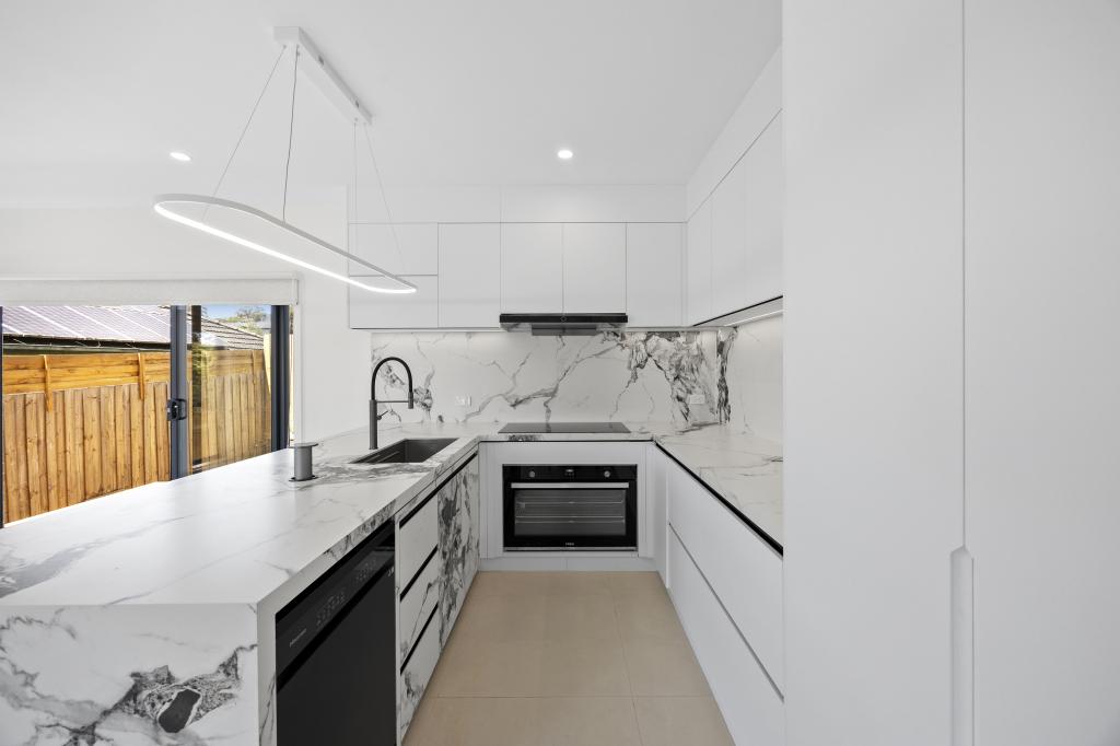 1/17 Glen Dhu Rd, Kilsyth, VIC 3137