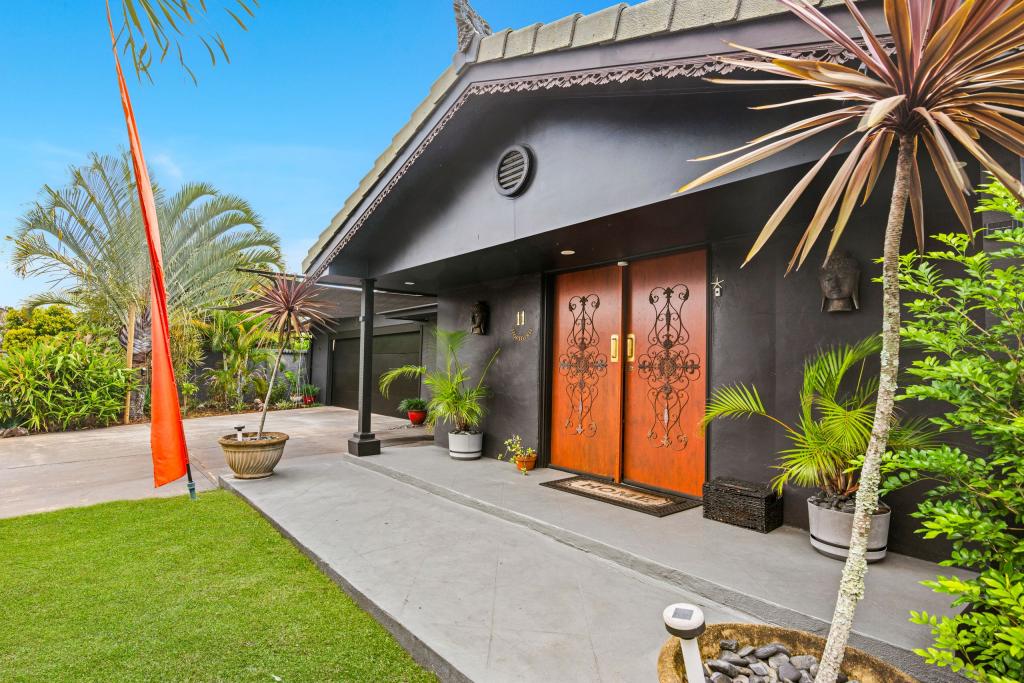 11 Hopbush St, Palm Beach, QLD 4221