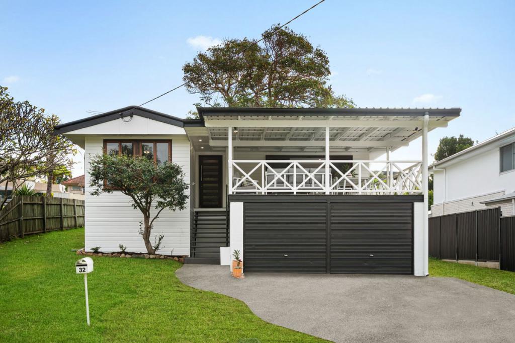 32 Kingaroy St, Stafford Heights, QLD 4053