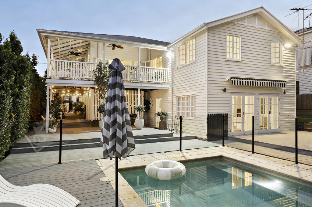 25 Geera St, Coorparoo, QLD 4151