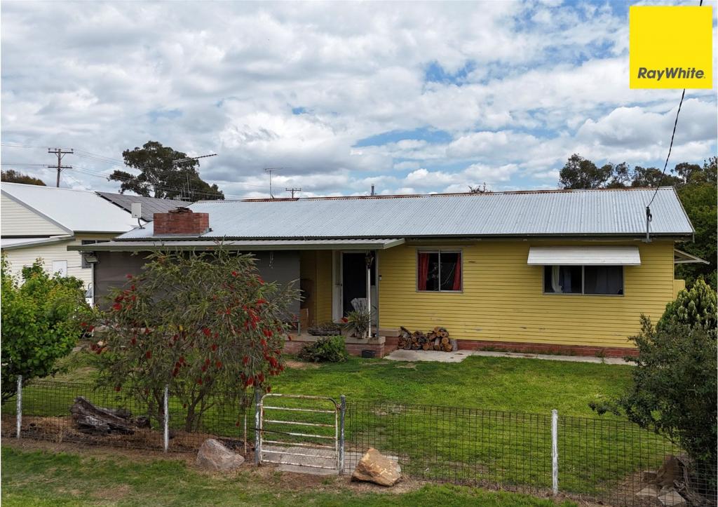 69 Inverell St, Ashford, NSW 2361