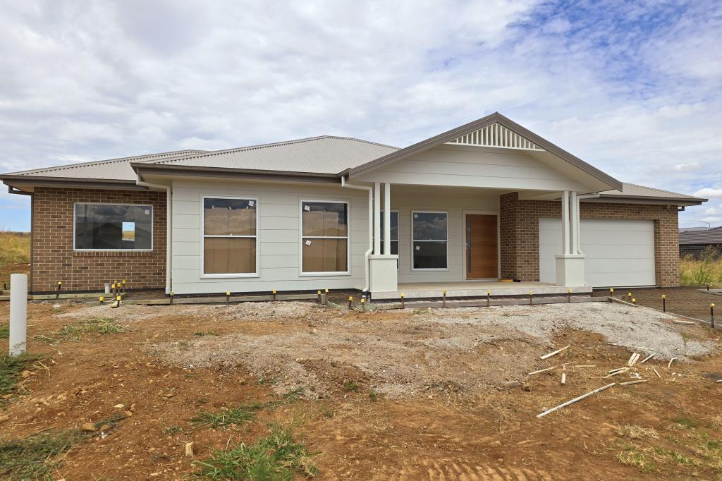 8 Alsace Pl, North Tamworth, NSW 2340