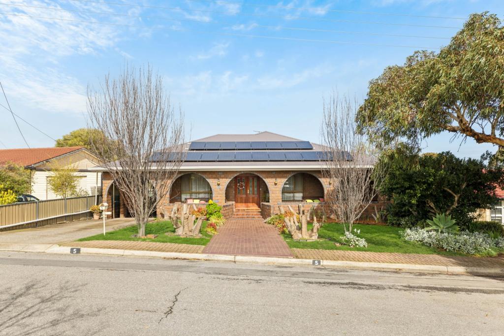 5 Atkins Cres, Morphett Vale, SA 5162