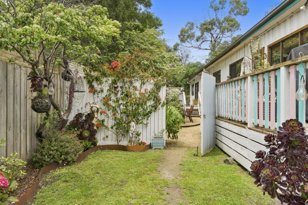 21 Great Ocean Rd, Marengo, VIC 3233