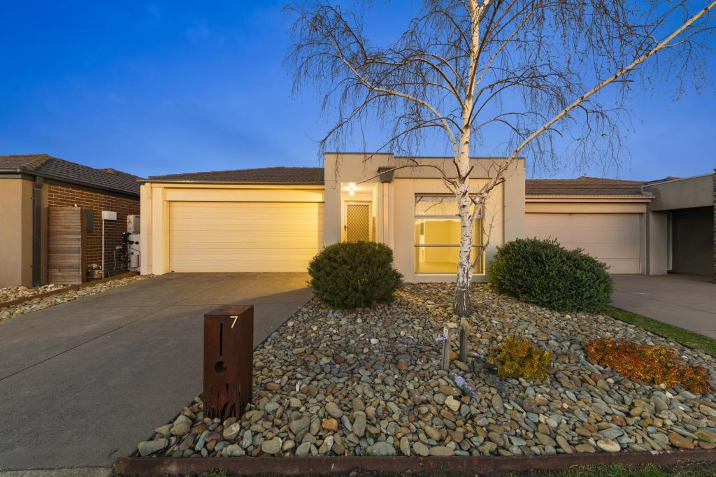 7 Bavaria Lane, Pakenham, VIC 3810