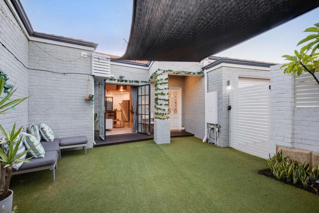 1b Phillips Gr, Innaloo, WA 6018