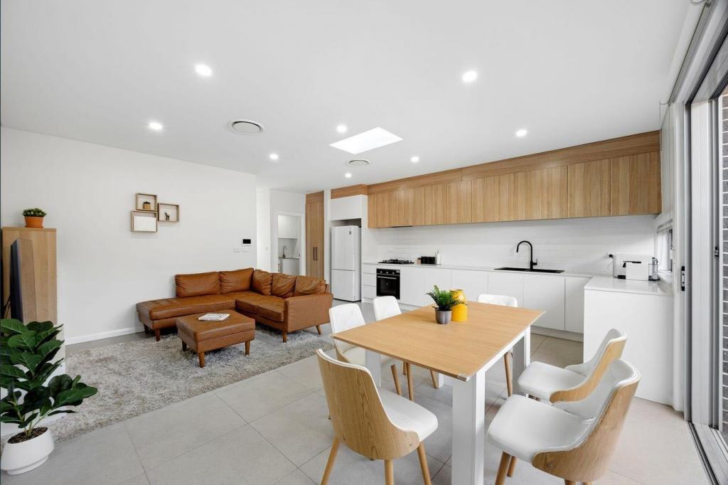 4/6 Kalimna St, Moorebank, NSW 2170