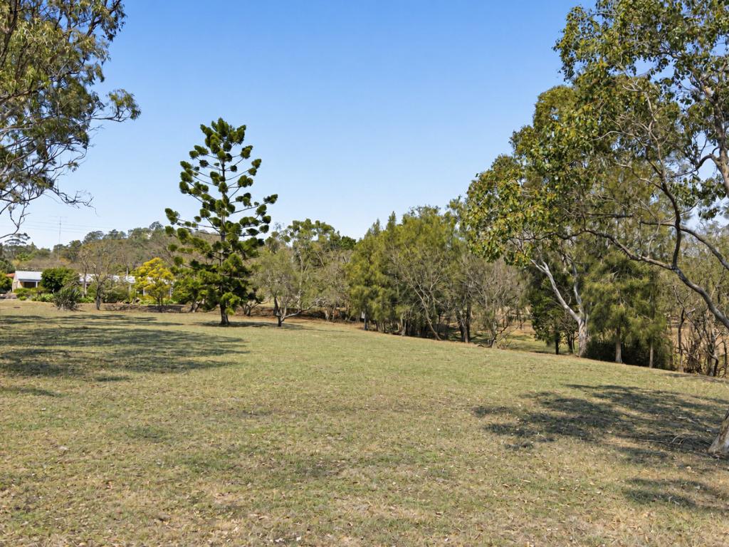 17a Panorama Dr, Glenvale, QLD 4350