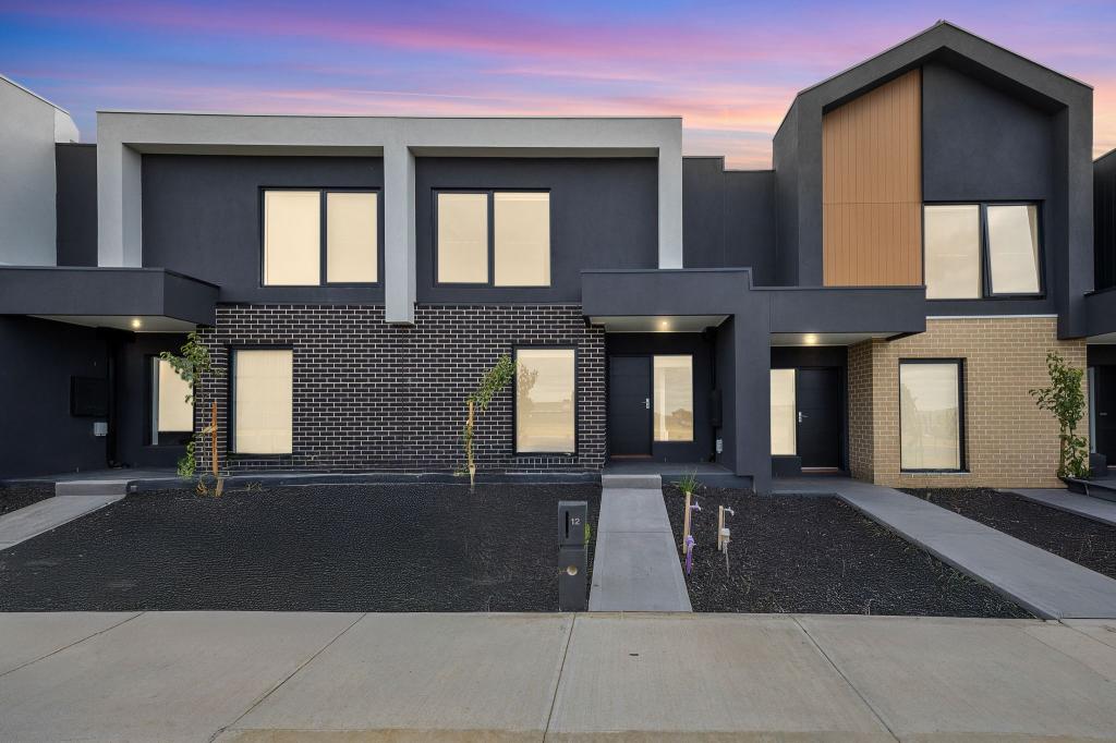 12 Seve Walk, Clyde North, VIC 3978