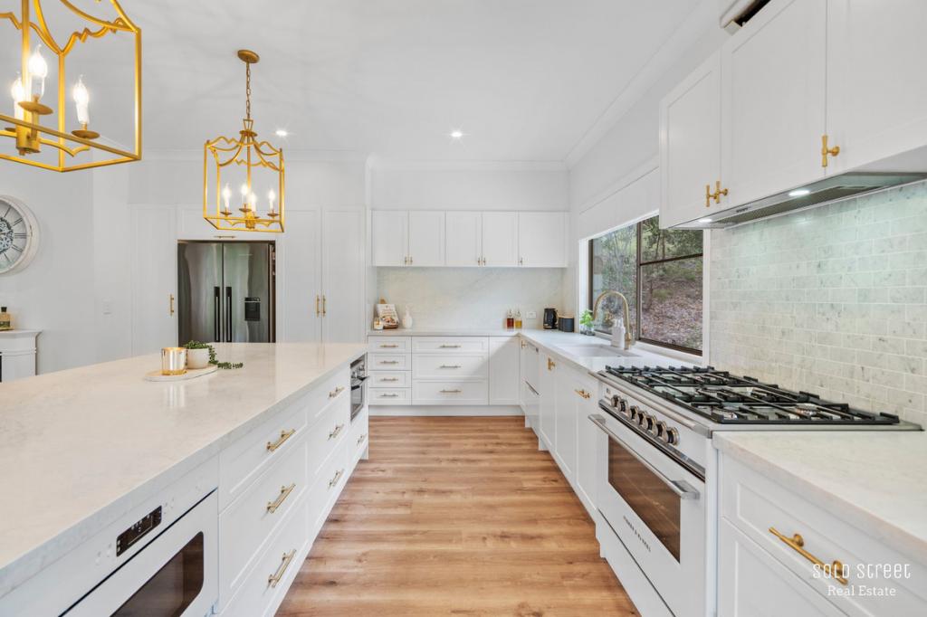 34 Pinnacle Dr, Wongawallan, QLD 4210