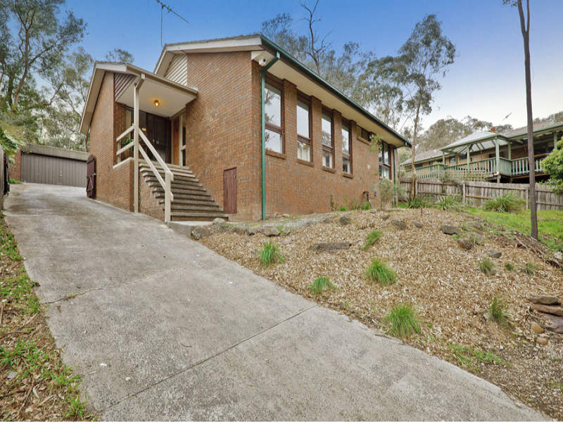 4 Milborne Cres, Eltham, VIC 3095