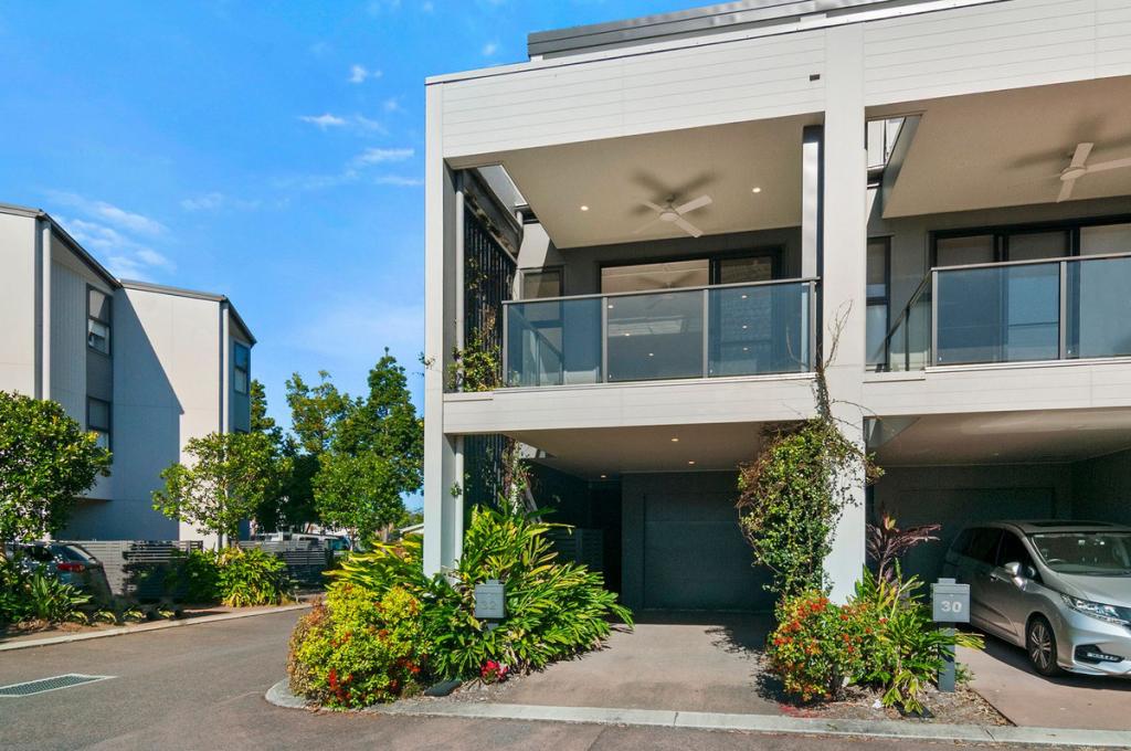 32 Outrigger Cct, Hope Island, QLD 4212