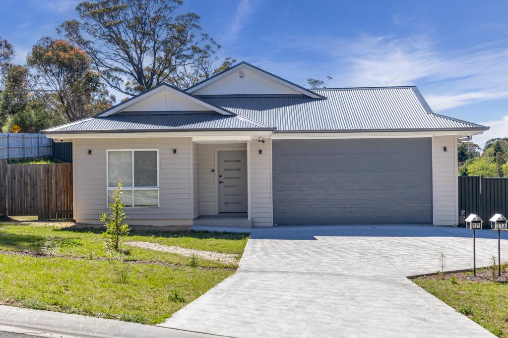 37 Kanimbla Rd, Blackheath, NSW 2785