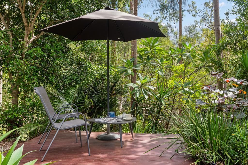 858 Clear Mountain Rd, Cashmere, QLD 4500