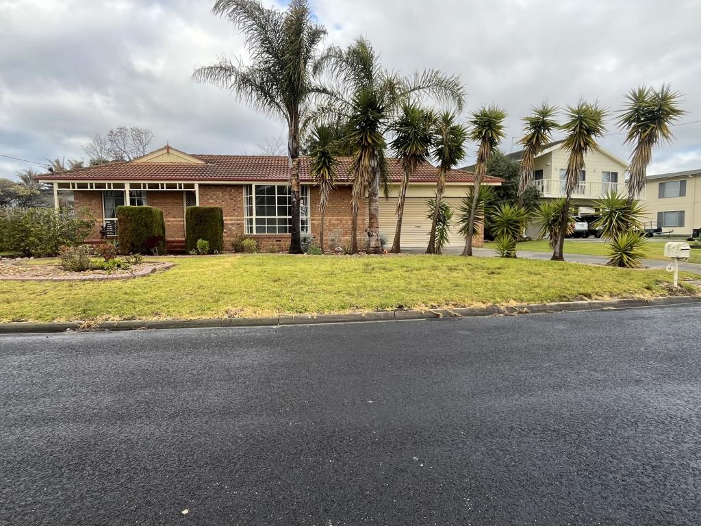 16 Mcmillan Gr, Paynesville, VIC 3880