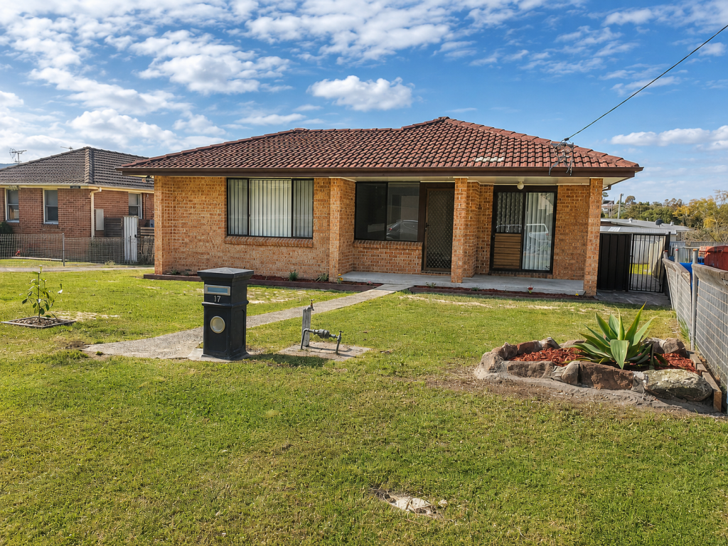 17 Echuca Cres, Koonawarra, NSW 2530