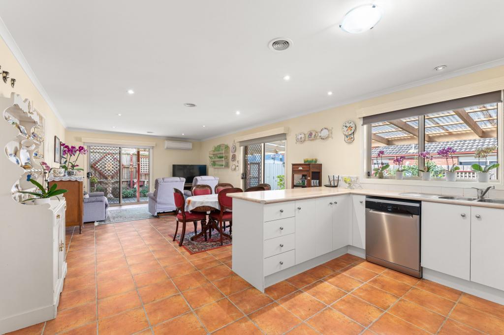 14 Stagecoach Bvd, South Morang, VIC 3752