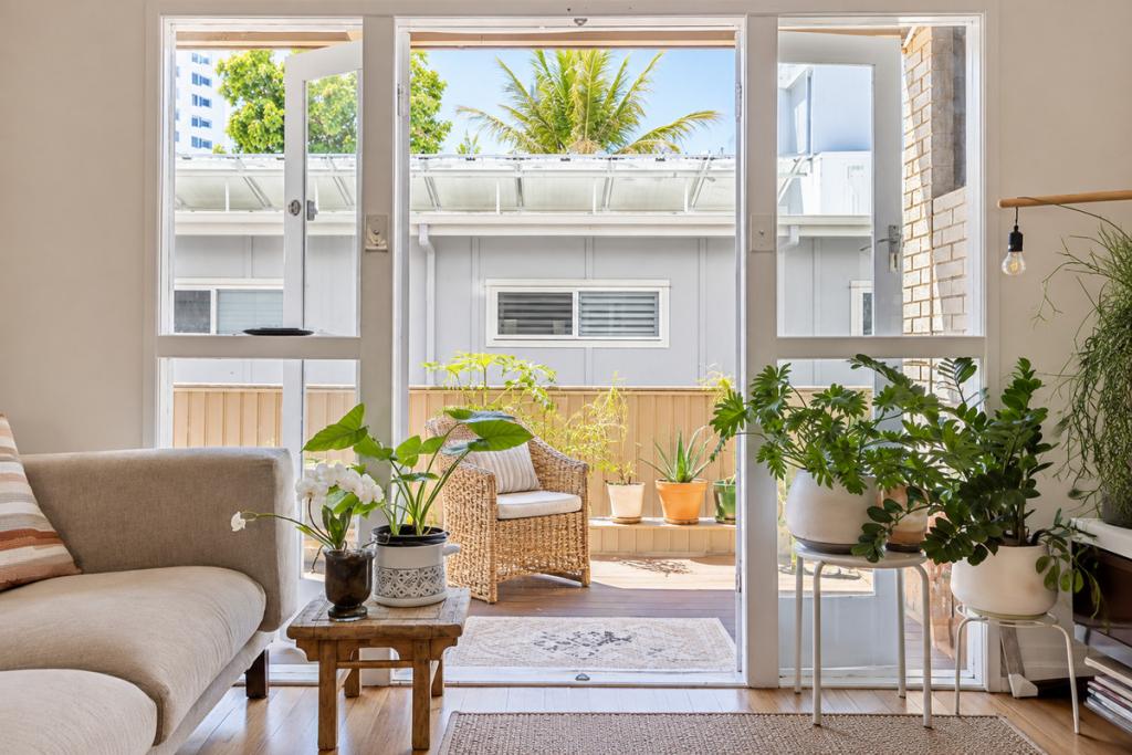 1/5 Elder Ent, Burleigh Heads, QLD 4220